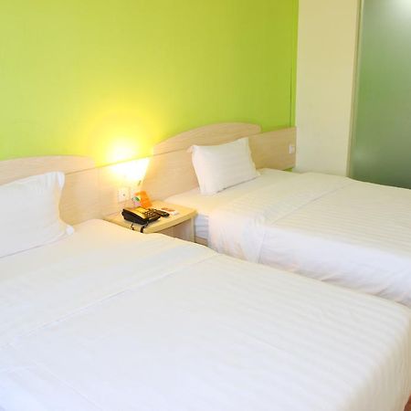 7Days Inn Xiamen Lotus Square Branch Jiangtou Екстер'єр фото