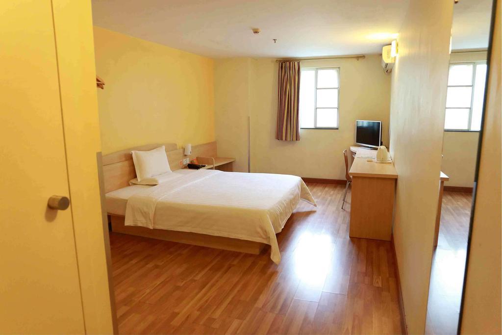 7Days Inn Xiamen Lotus Square Branch Jiangtou Номер фото