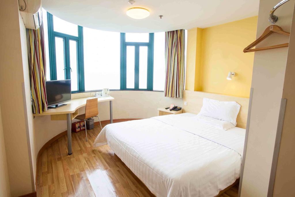 7Days Inn Xiamen Lotus Square Branch Jiangtou Номер фото
